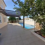 4 Bedrooms Private Pool