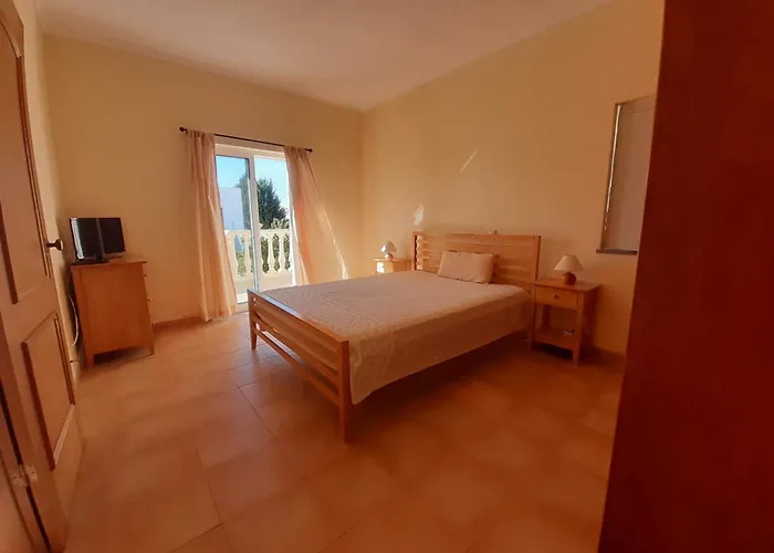 4 Bedrooms Private Pool Villa Armação de Pêra