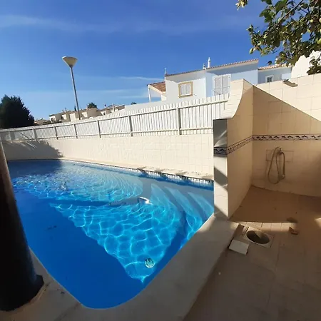 4 Bedrooms Private Pool